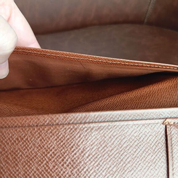 Louis Vuitton Large Size Monogram Cancas Leather Bi-Fold Wallet - Picture 11 of 11